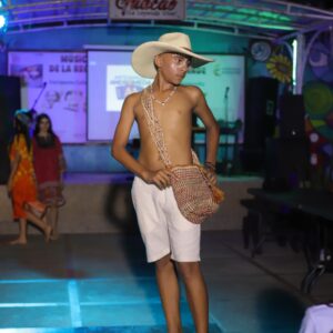 Mochila artesanal tejida natural